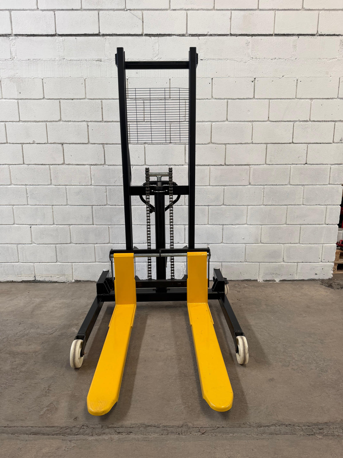 Apilador Manual Ajustable  1 TON hakuba