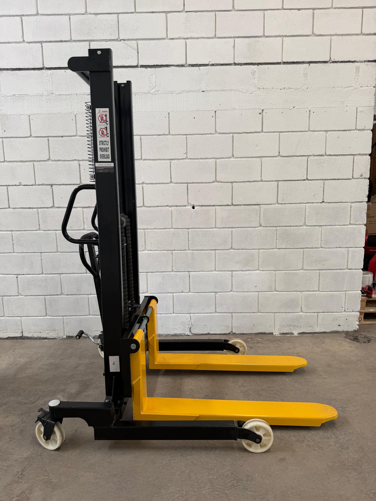 Apilador Manual Ajustable  1 TON hakuba